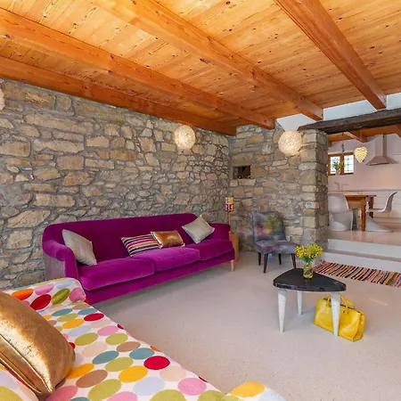 Sussini In Istria For 8 People With Jacuzzi & Pet Friendly *