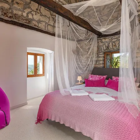 Sussini In Istria For 8 People With Jacuzzi&pet Friendly Krbune