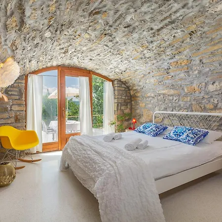 Sussini In Istria For 8 People With Jacuzzi&pet Friendly Krbune