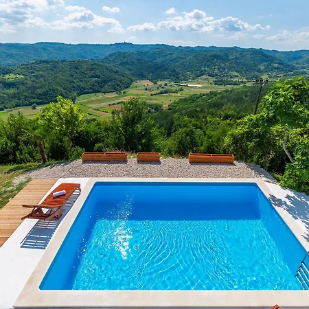 Villa Sussini In Istria For 8 People With Jacuzzi&pet Friendly
